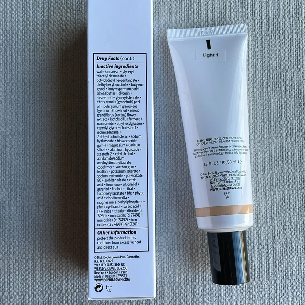 Bobbi Brown Vitamin Enriched Skin Tint SPF 15 - Light 1